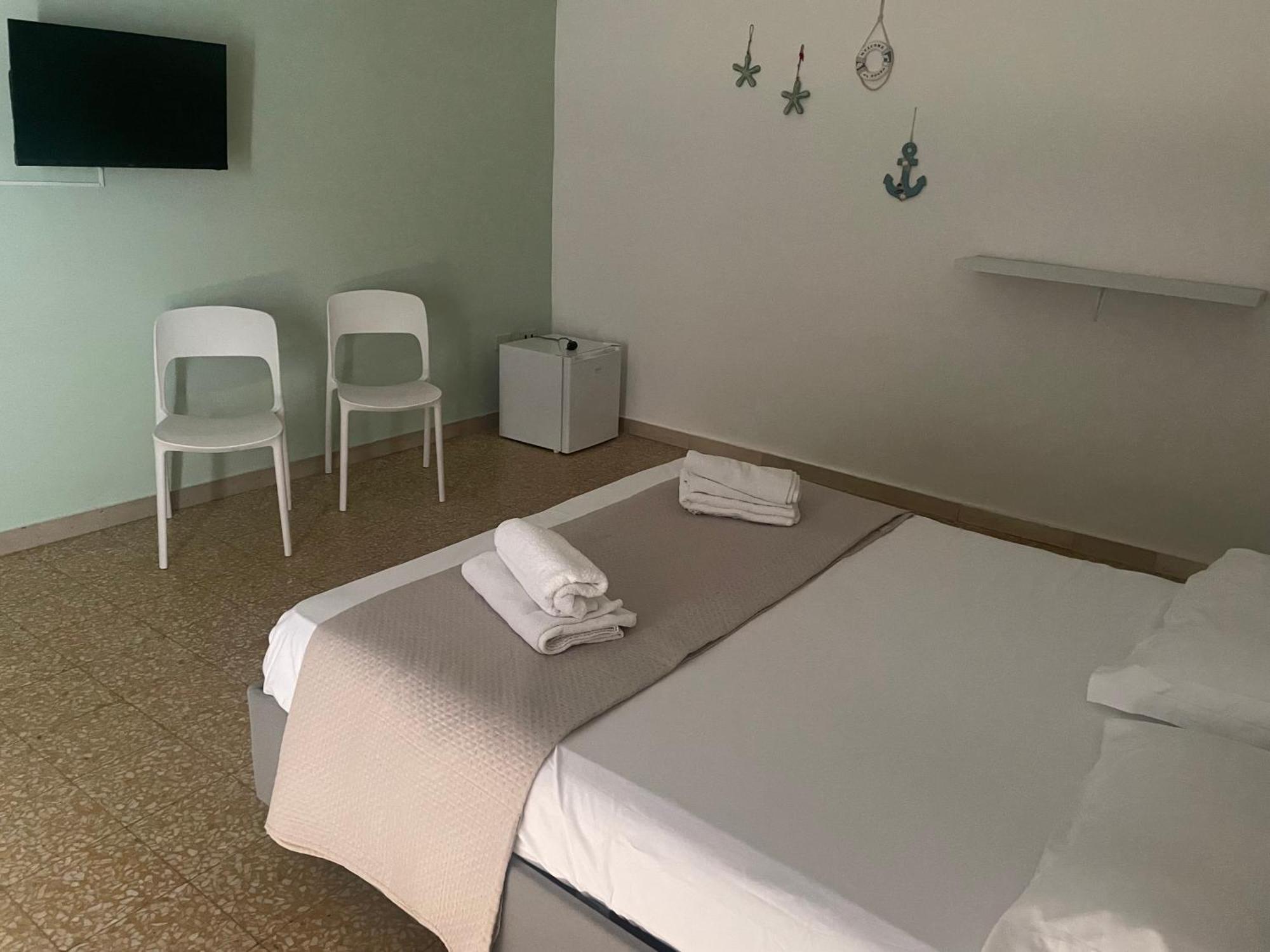 Dama Hostelbb Наполи Екстериор снимка