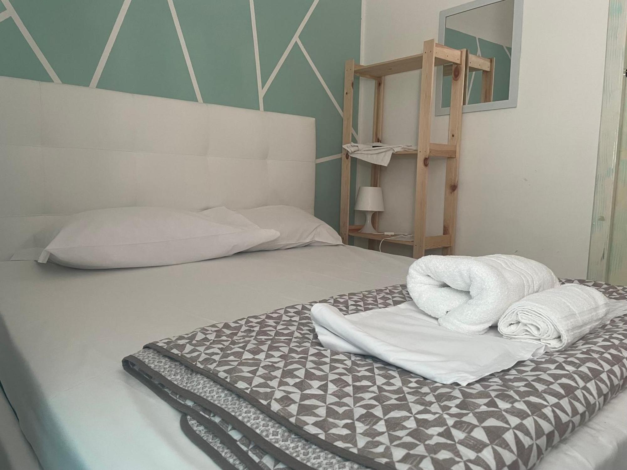Dama Hostelbb Наполи Екстериор снимка